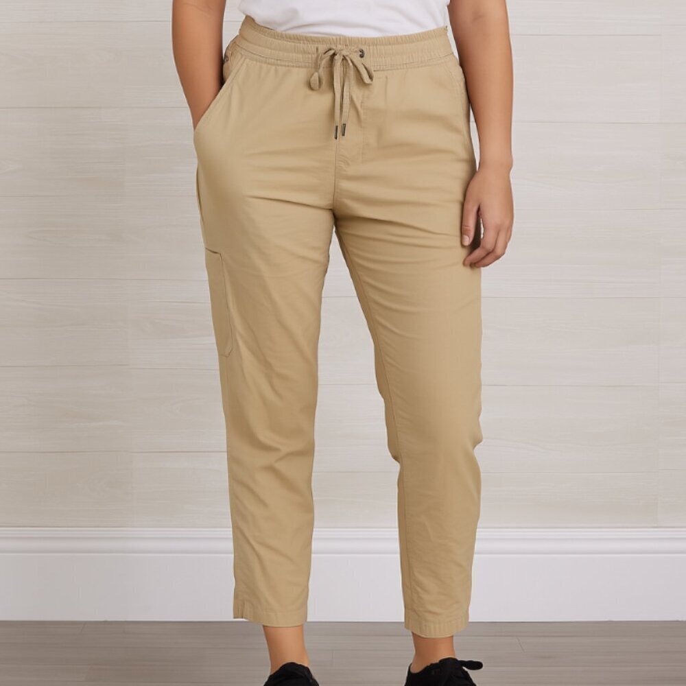 L.L. Bean Women's Tan High Waisted Ankle Cropped Outdoors Relaxed Fit Pants